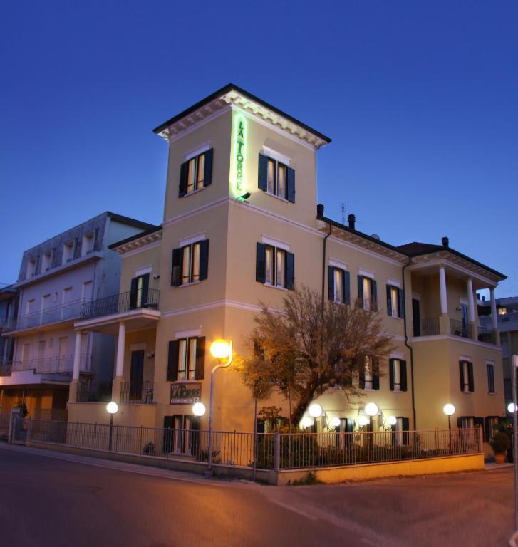 Hotel La Torre Rímini Exterior foto