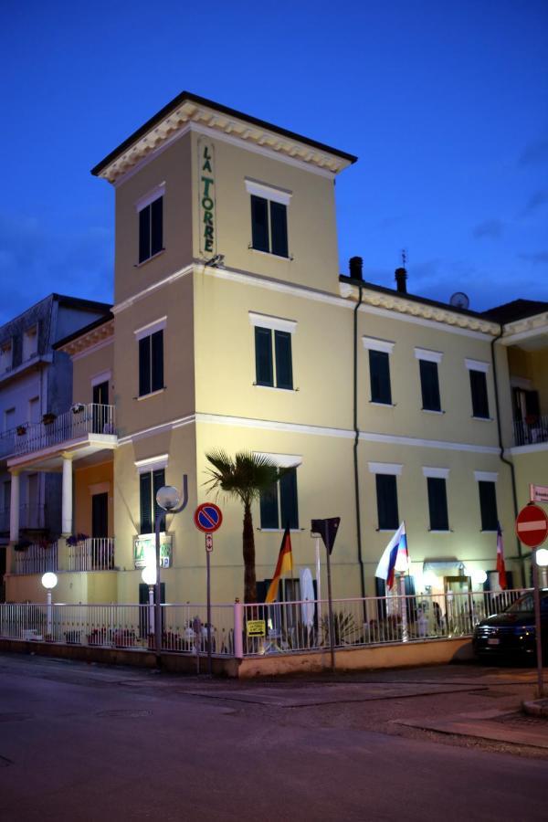 Hotel La Torre Rímini Exterior foto