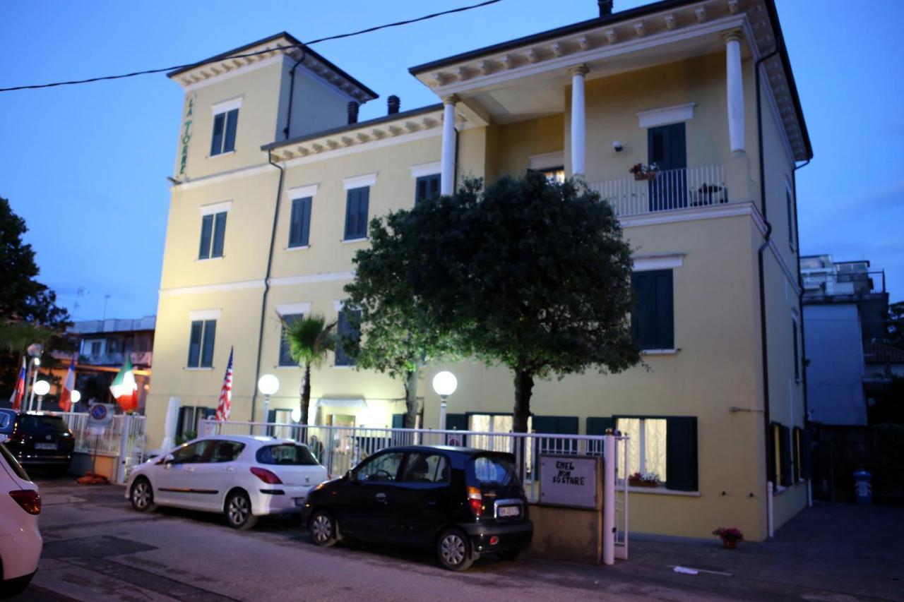 Hotel La Torre Rímini Exterior foto