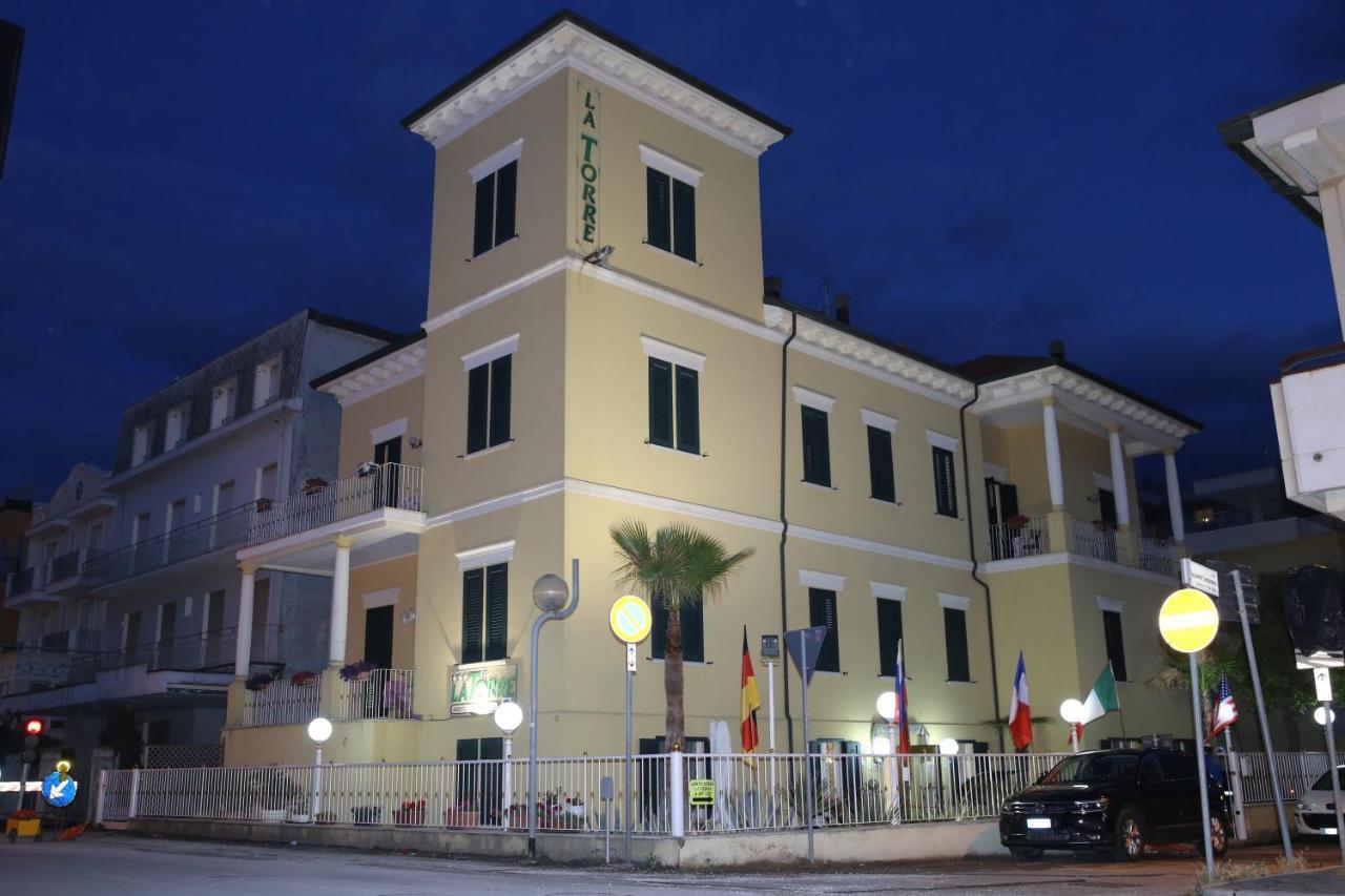 Hotel La Torre Rímini Exterior foto