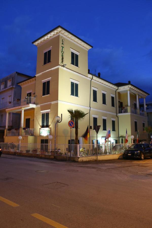 Hotel La Torre Rímini Exterior foto