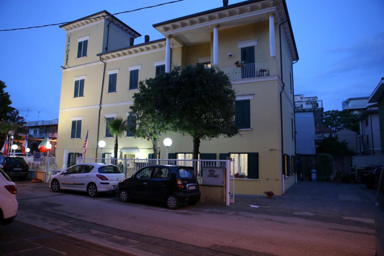 Hotel La Torre Rímini Exterior foto